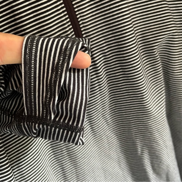 Lululemon Surge Warm Half Zip Mens Large Mini Pop Black White Stripe Tech Shirt - Picture 6 of 16